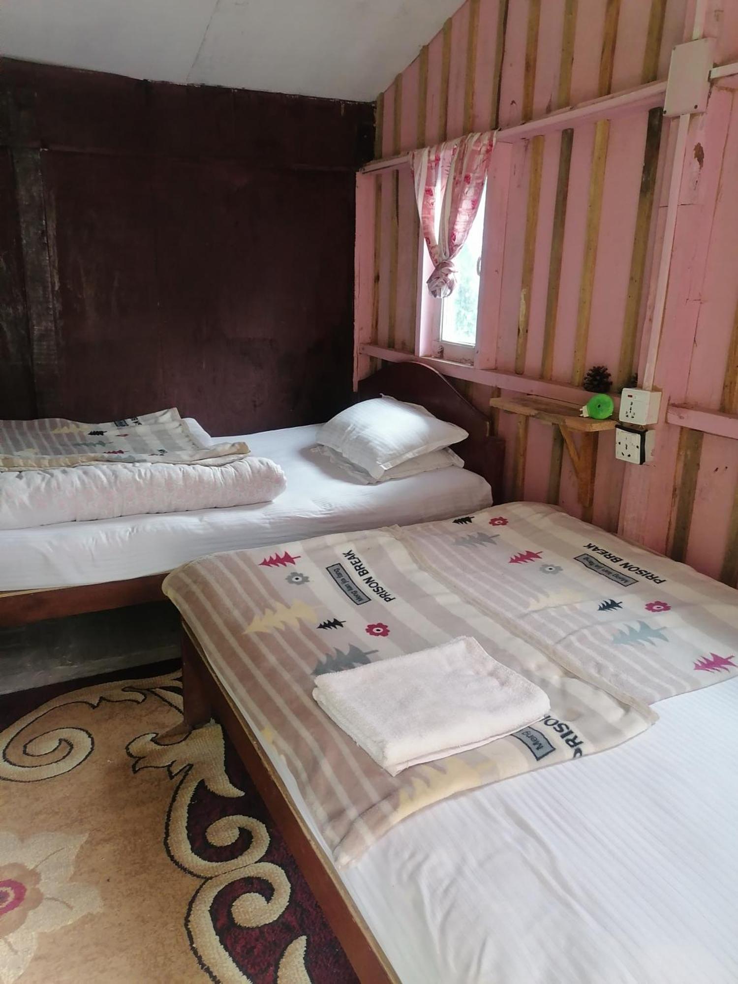 Jungle Crown Organic Homestay Nagarkot Szoba fotó